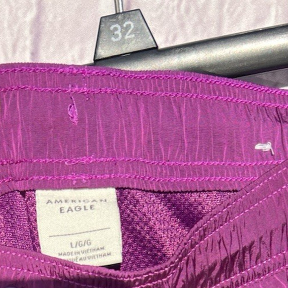 American Eagle Swim Trunks Surf Beach Pool Mens Size L Purple Reflective Shorts - Picture 5 of 5